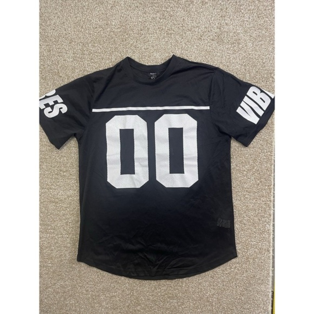 Forever 21 Shirt Men'sLarge Black Graphic‎ Esports Tee